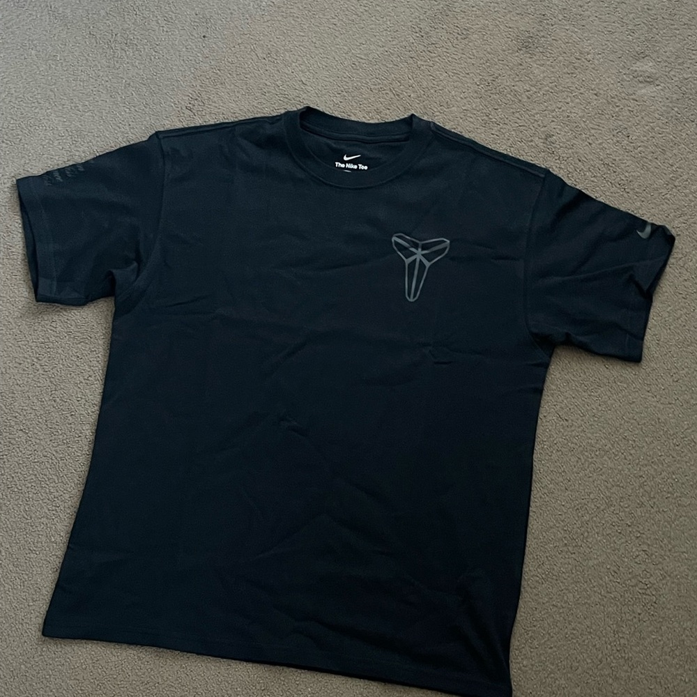 Nike Black Kobe Bryant Men’s T-Shirt Size Medium